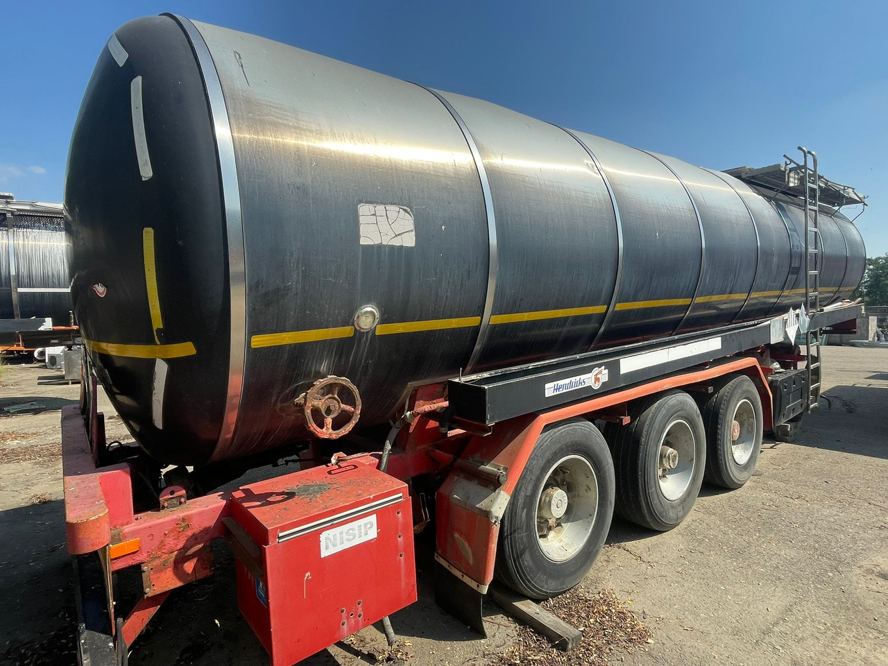 HENDRICK BITUMEN SEMI-TRAILER - Semirimorchio cisterna: foto 1 HENDRICK BITUMEN SEMI-TRAILER - Semirimorchio cisterna: foto 1