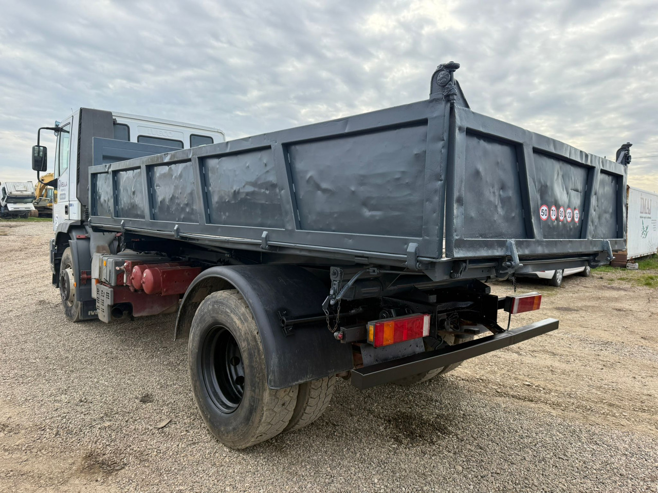 IVECO EUROTRAKKER TIPPER - Autocarro ribaltabile: foto 4 IVECO EUROTRAKKER TIPPER - Autocarro ribaltabile: foto 4