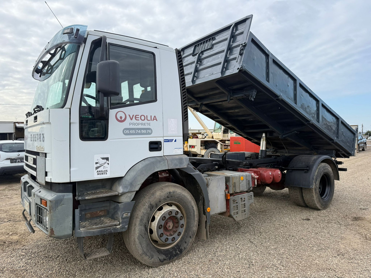 IVECO EUROTRAKKER TIPPER - Autocarro ribaltabile: foto 5 IVECO EUROTRAKKER TIPPER - Autocarro ribaltabile: foto 5