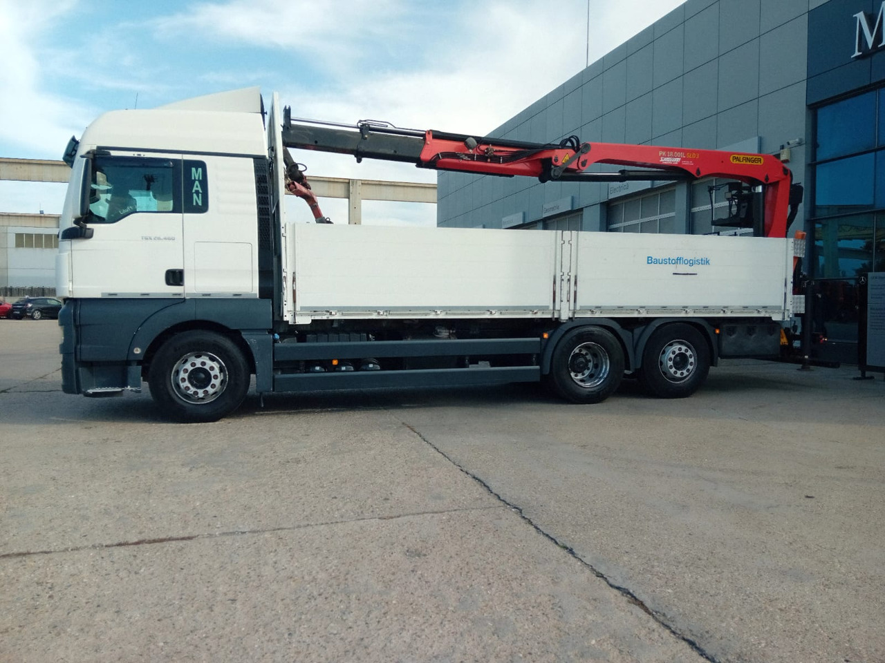 MAN TGX 26.460 6×2, Palfinger Crane PK 18001L - Autocarro con pianale/ Cassone fisso, Camion con gru: foto 2 MAN TGX 26.460 6×2, Palfinger Crane PK 18001L - Autocarro con pianale/ Cassone fisso, Camion con gru: foto 2