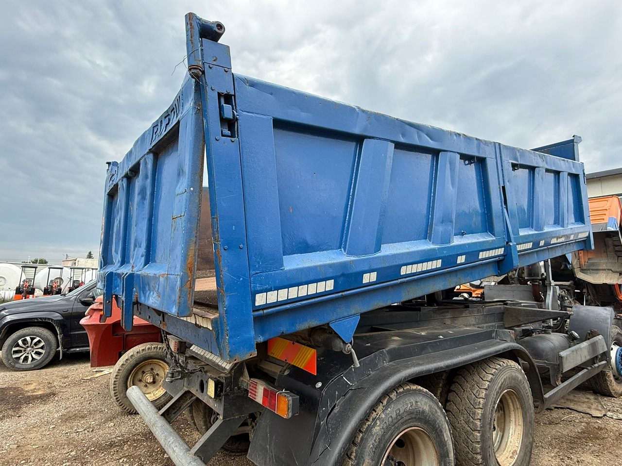 MEILLER TIPPING BUCKET - Cassone ribaltabile: foto 1 MEILLER TIPPING BUCKET - Cassone ribaltabile: foto 1