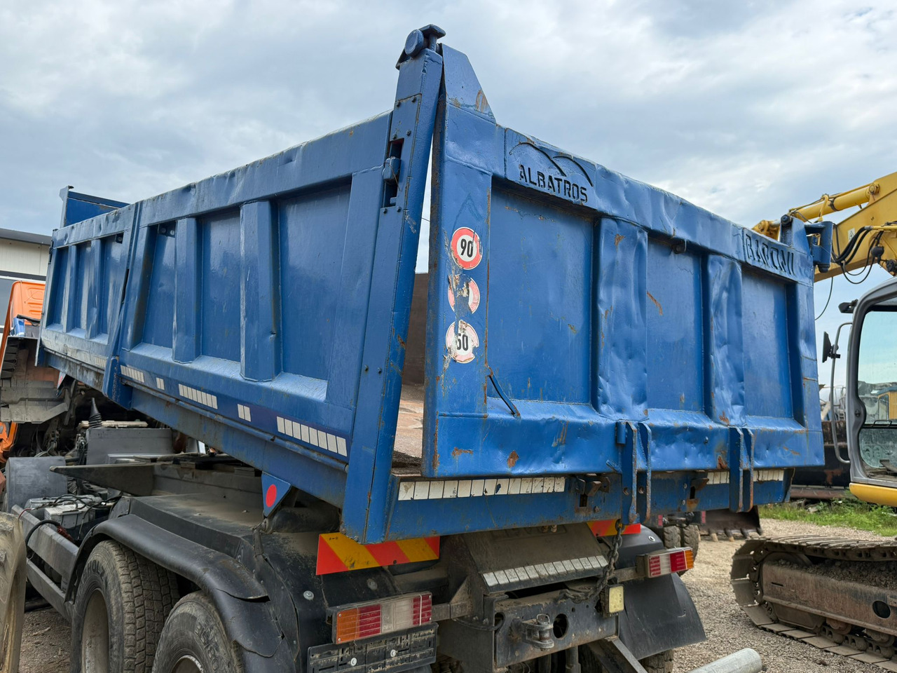 MEILLER TIPPING BUCKET - Cassone ribaltabile: foto 3 MEILLER TIPPING BUCKET - Cassone ribaltabile: foto 3