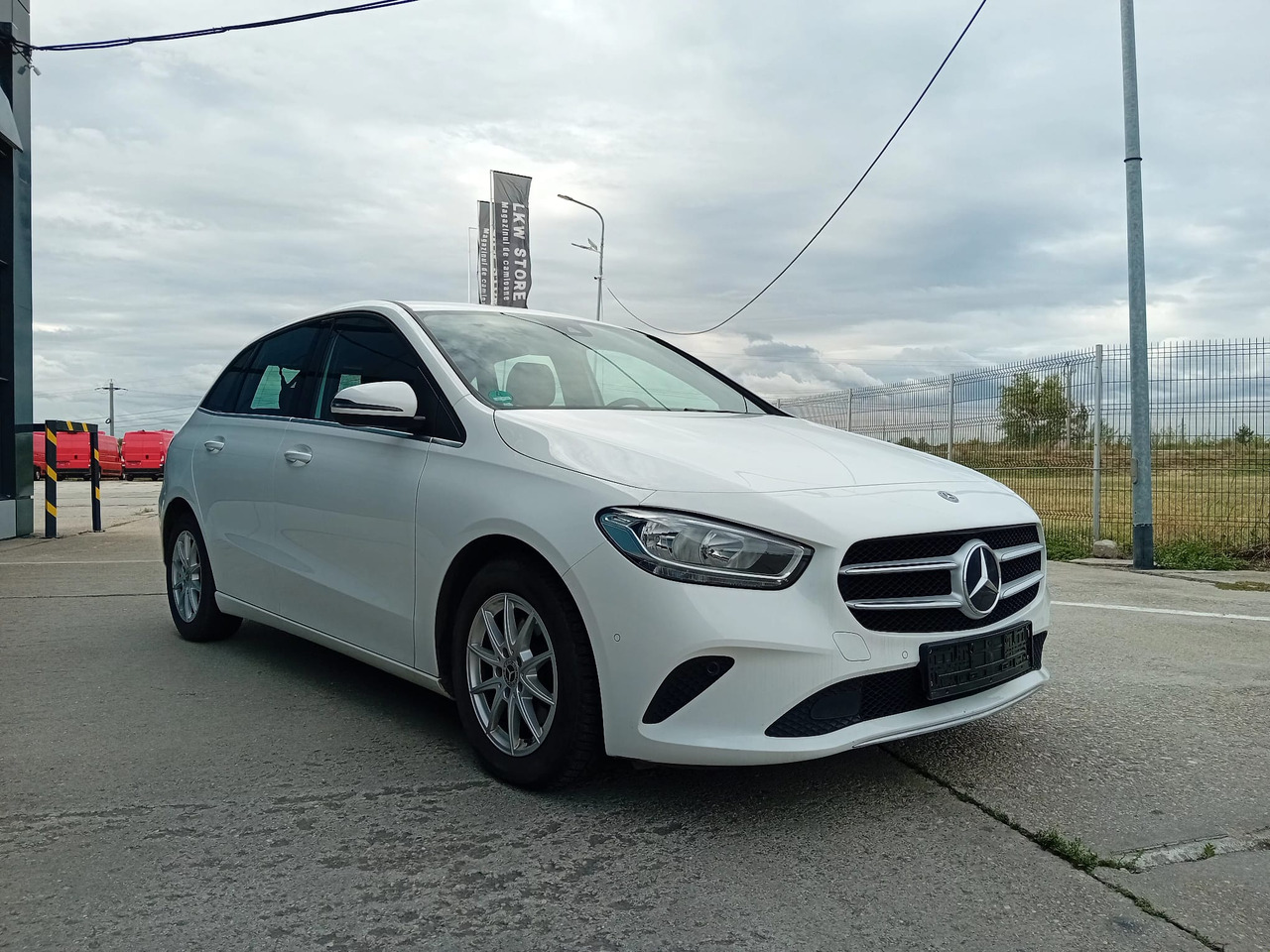 Mercedes-Benz B 180d, TOP !!! - Berlina: foto 4 Mercedes-Benz B 180d, TOP !!! - Berlina: foto 4