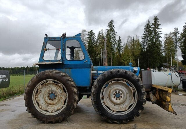 Ford County 754 Super 4 - VIDEO - Trattore: foto 3 Ford County 754 Super 4 - VIDEO - Trattore: foto 3