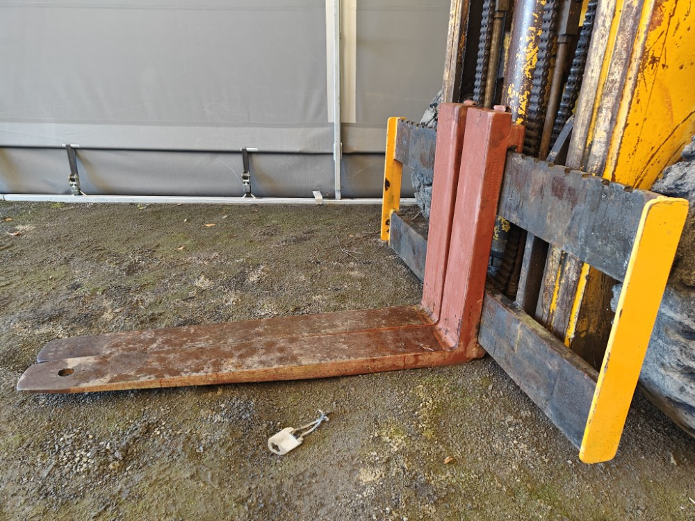 HYSTER Diesel trukki - Carrello elevatore diesel: foto 4 HYSTER Diesel trukki - Carrello elevatore diesel: foto 4