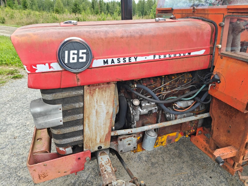MASSEY FERGUSON 165S traktori, katso video! - Trattore: foto 5 MASSEY FERGUSON 165S traktori, katso video! - Trattore: foto 5