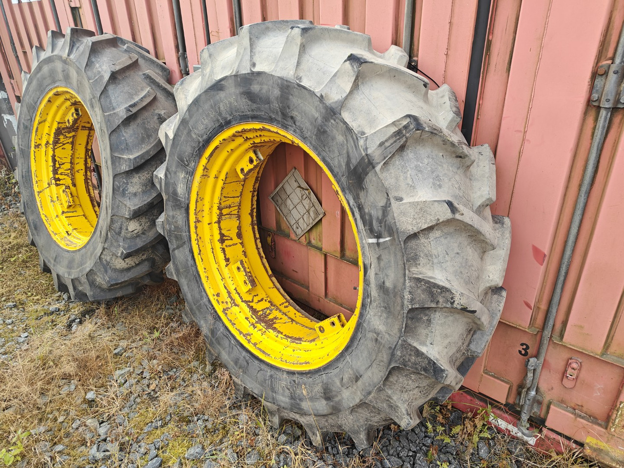 MICHELIN 18.4R38 traktorin renkaat - Cerchi e pneumatici per Trattore: foto 2 MICHELIN 18.4R38 traktorin renkaat - Cerchi e pneumatici per Trattore: foto 2