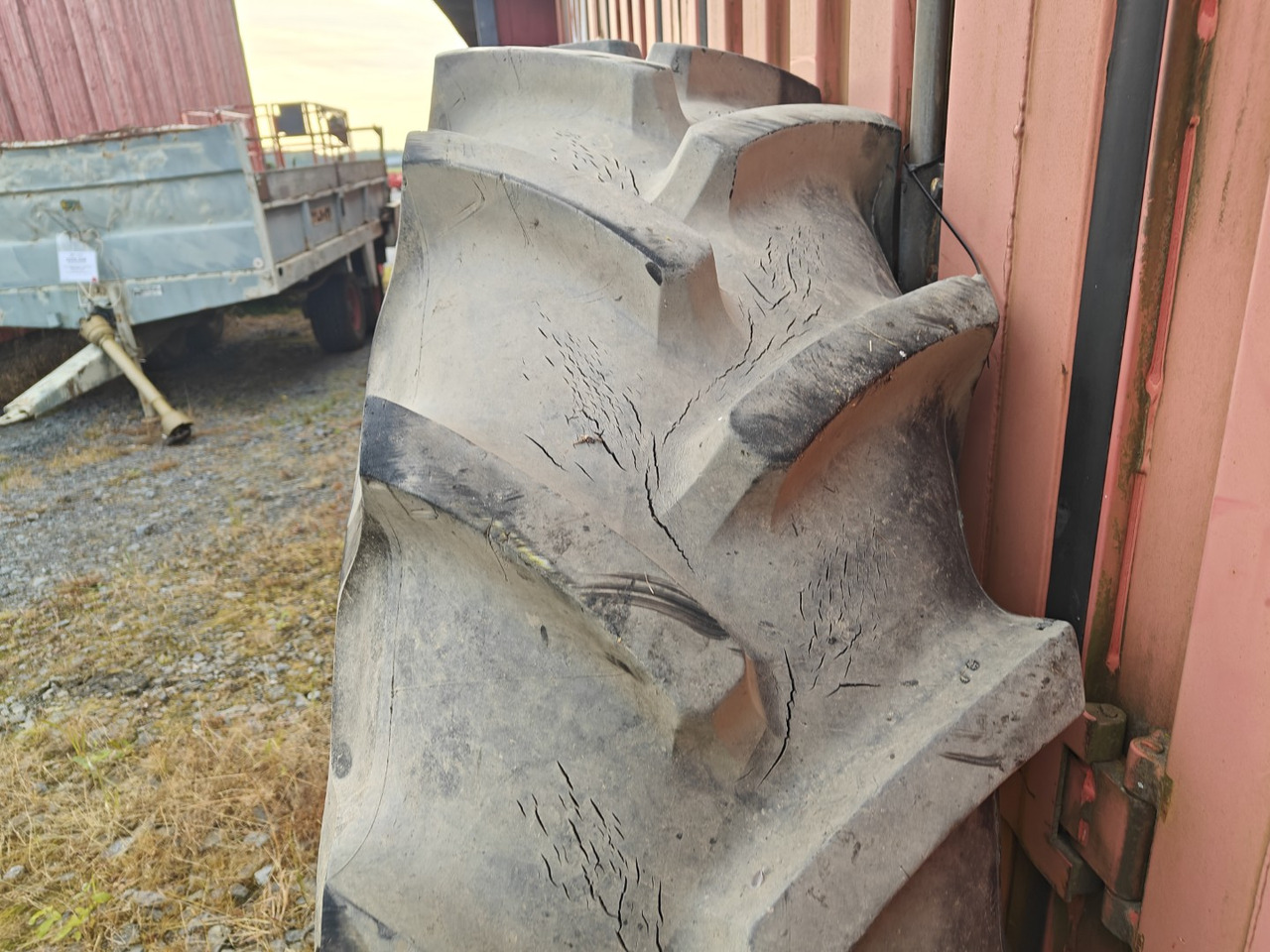 MICHELIN 18.4R38 traktorin renkaat - Cerchi e pneumatici per Trattore: foto 5 MICHELIN 18.4R38 traktorin renkaat - Cerchi e pneumatici per Trattore: foto 5