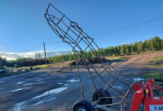 Paalirata - sivulle heittävä - Pressa quadra: foto 2 Paalirata - sivulle heittävä - Pressa quadra: foto 2