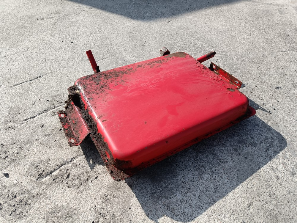 Sampo 410 hydrauliikkaöljysäiliö - Serbatoio idraulico per Mietitrebbia: foto 1 Sampo 410 hydrauliikkaöljysäiliö - Serbatoio idraulico per Mietitrebbia: foto 1