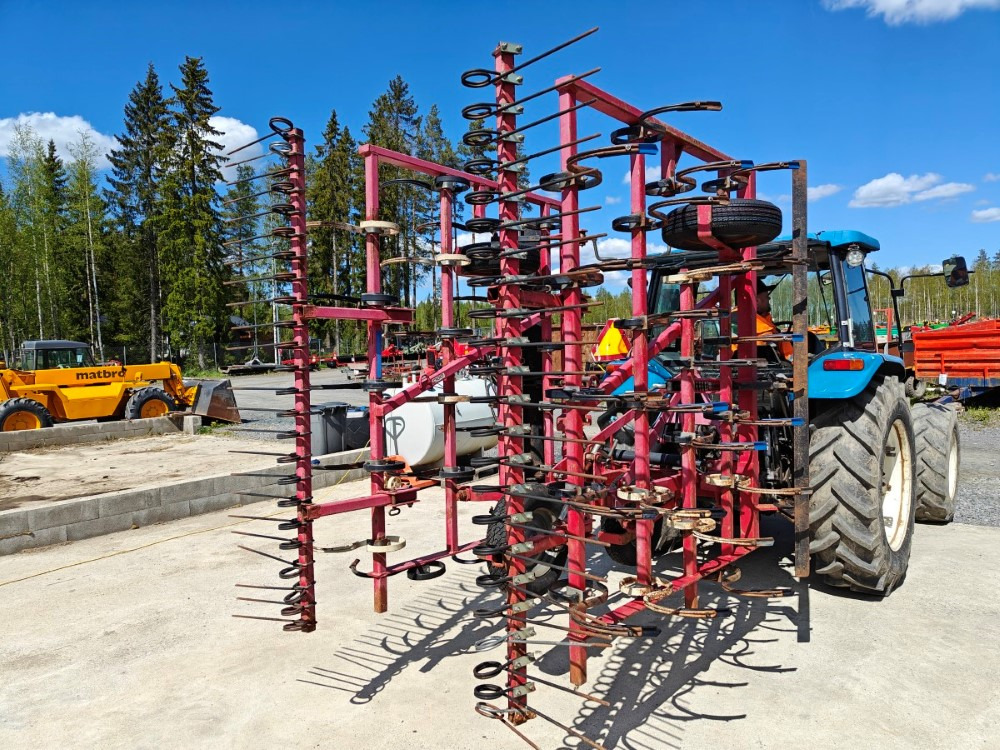 VM 450 cm, hydraulisesti taittuva, etulana ja jälkihara, katso video! - Erpice strigliatore: foto 3 VM 450 cm, hydraulisesti taittuva, etulana ja jälkihara, katso video! - Erpice strigliatore: foto 3