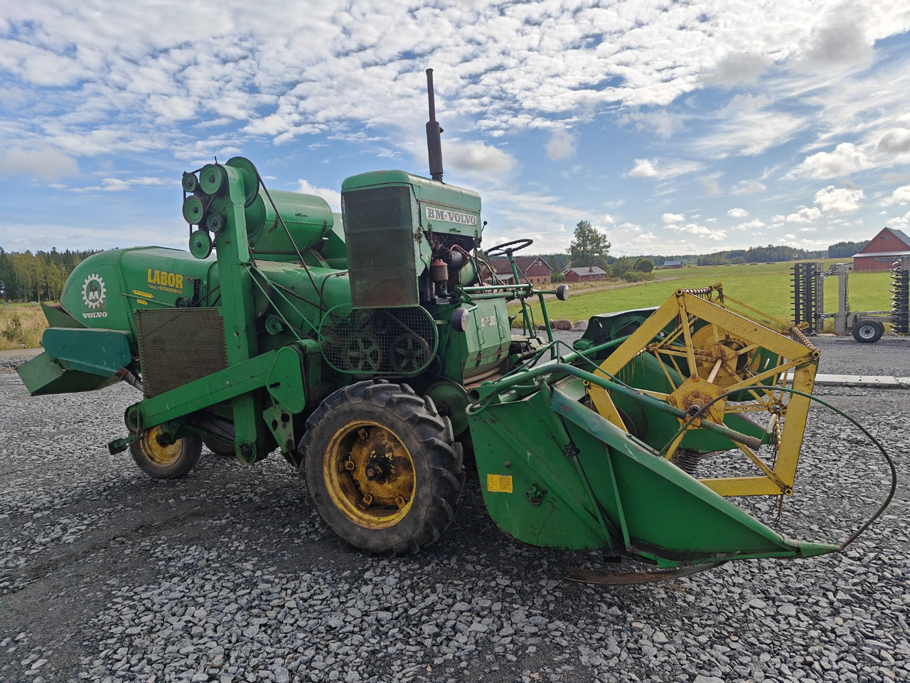 Volvo BM ST257 leikkuupuimuri työleveys 190cm, vaikka koeruutupuimuriksi, katso video! - Mietitrebbia: foto 3 Volvo BM ST257 leikkuupuimuri työleveys 190cm, vaikka koeruutupuimuriksi, katso video! - Mietitrebbia: foto 3