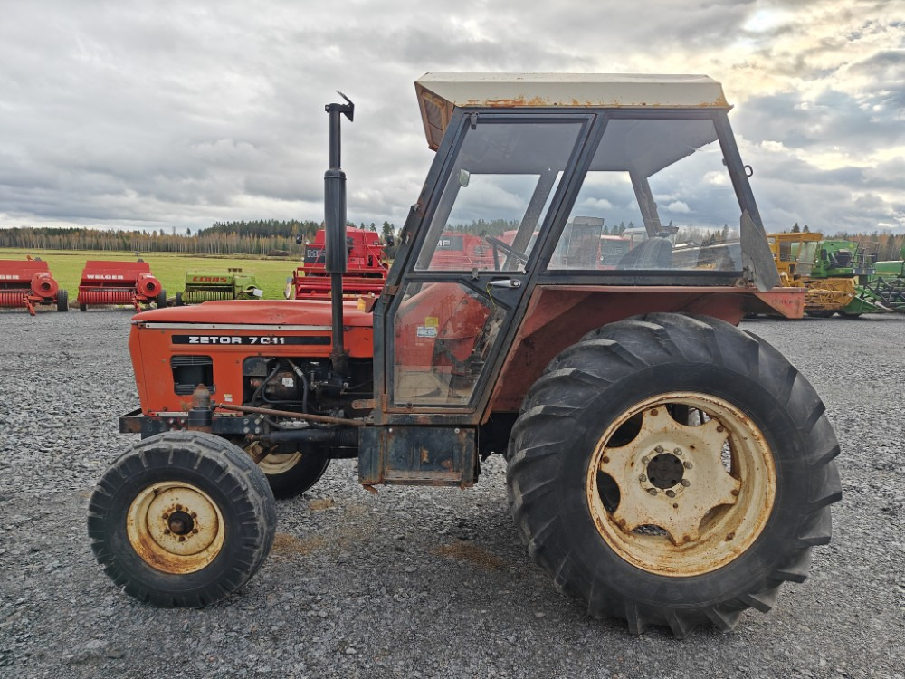 ZETOR 7011 - Trattore: foto 2 ZETOR 7011 - Trattore: foto 2