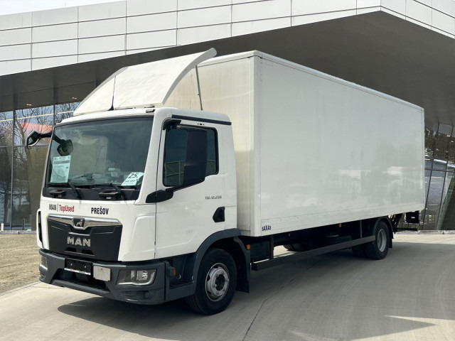 MAN TGL 12.250 4x2 BL CH - Autocarro furgonato: foto 1 MAN TGL 12.250 4x2 BL CH - Autocarro furgonato: foto 1