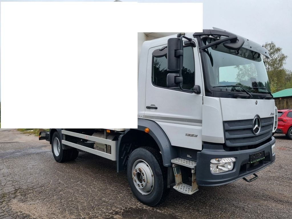 Mercedes-Benz MERCEDES ATEGO 1323 4x4 chassis - Autocarro telaio: foto 3 Mercedes-Benz MERCEDES ATEGO 1323 4x4 chassis - Autocarro telaio: foto 3