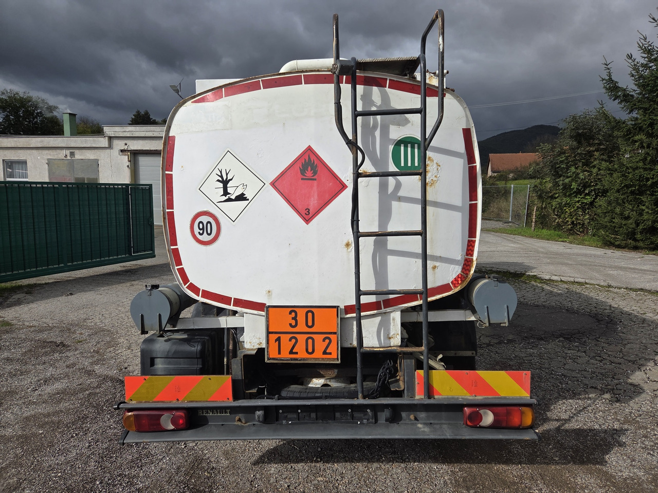 RENAULT MIDLUM 180.10 diesel tanker + dispensing + print - Camion cisterna: foto 5 RENAULT MIDLUM 180.10 diesel tanker + dispensing + print - Camion cisterna: foto 5