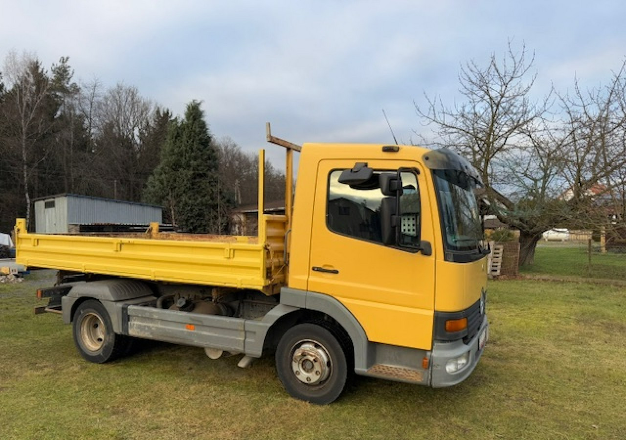 Mercedes-Benz Atego 3 stronna wywrotka * mały przebieg* - Autocarro ribaltabile: foto 2 Mercedes-Benz Atego 3 stronna wywrotka * mały przebieg* - Autocarro ribaltabile: foto 2