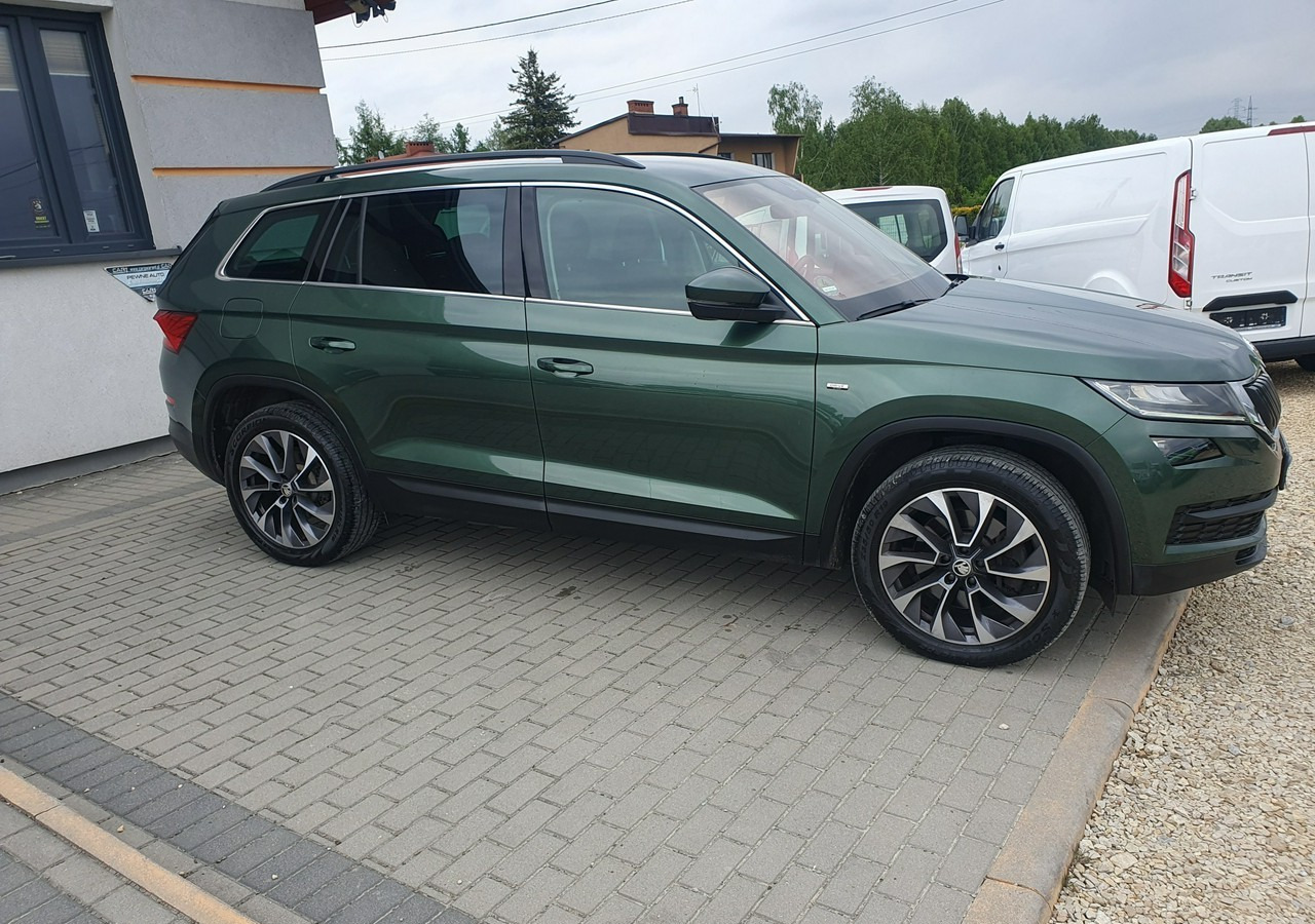 Skoda Kodiaq Skoda Kodiaq Skoda Kodiaq 2.0 tsi 4x4 Wersja Drive na 125 lecie - Autovettura: foto 4 Skoda Kodiaq Skoda Kodiaq Skoda Kodiaq 2.0 tsi 4x4 Wersja Drive na 125 lecie - Autovettura: foto 4