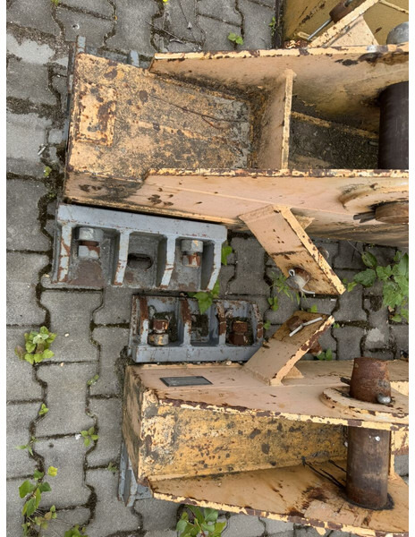 Liebherr 185/200HC Undercarriage 6x6 + 2x A block - Gru a torre: foto 2 Liebherr 185/200HC Undercarriage 6x6 + 2x A block - Gru a torre: foto 2