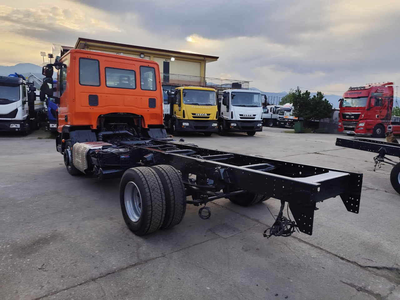 IVECO EUROCARGO 120-190L - Autocarro telaio: foto 5 IVECO EUROCARGO 120-190L - Autocarro telaio: foto 5