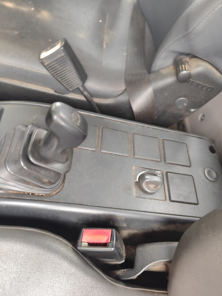 IVECO EUROCARGO 120-190L - Autocarro ribaltabile, Camion con gru: foto 4 IVECO EUROCARGO 120-190L - Autocarro ribaltabile, Camion con gru: foto 4