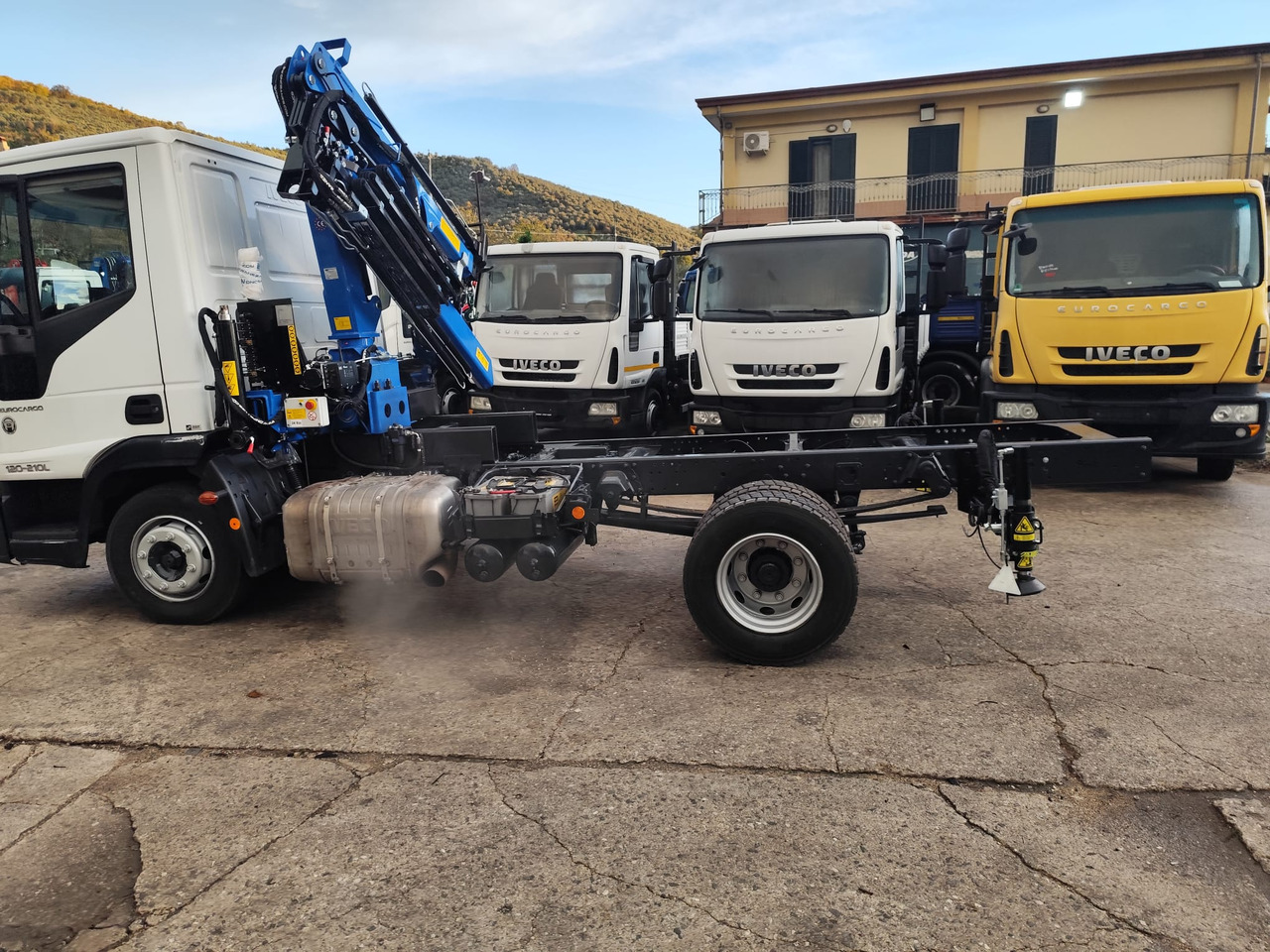 Camion con gru, Autocarro ribaltabile IVECO EUROCARGO 120-210: foto 32 Camion con gru, Autocarro ribaltabile IVECO EUROCARGO 120-210: foto 32