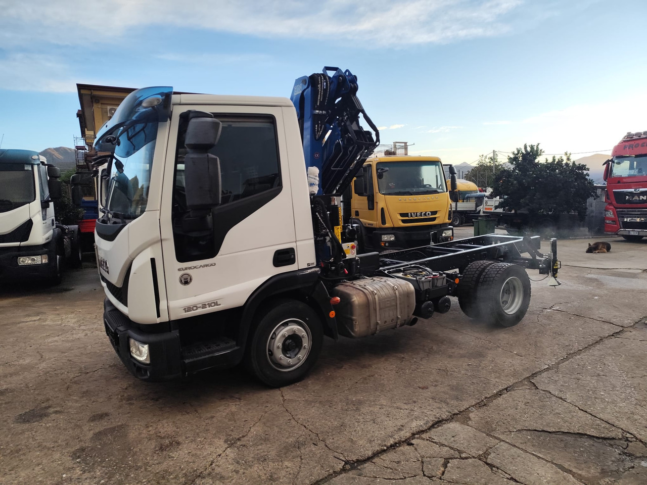 Camion con gru, Autocarro ribaltabile IVECO EUROCARGO 120-210: foto 33 Camion con gru, Autocarro ribaltabile IVECO EUROCARGO 120-210: foto 33