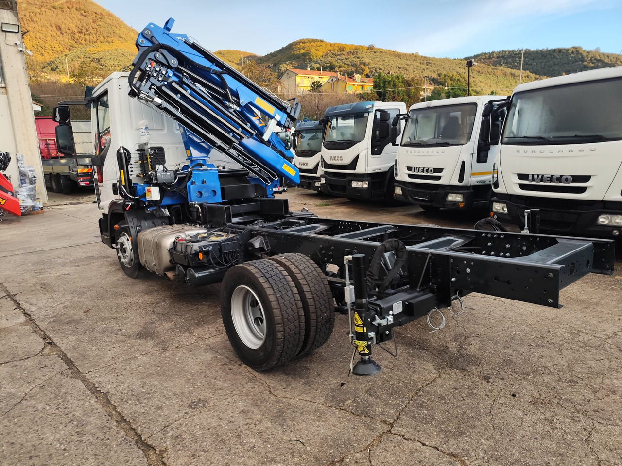 Camion con gru, Autocarro ribaltabile IVECO EUROCARGO 120-210: foto 20 Camion con gru, Autocarro ribaltabile IVECO EUROCARGO 120-210: foto 20