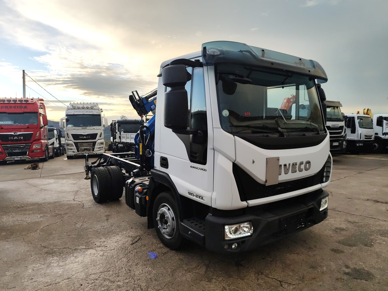 Camion con gru, Autocarro ribaltabile IVECO EUROCARGO 120-210: foto 49 Camion con gru, Autocarro ribaltabile IVECO EUROCARGO 120-210: foto 49