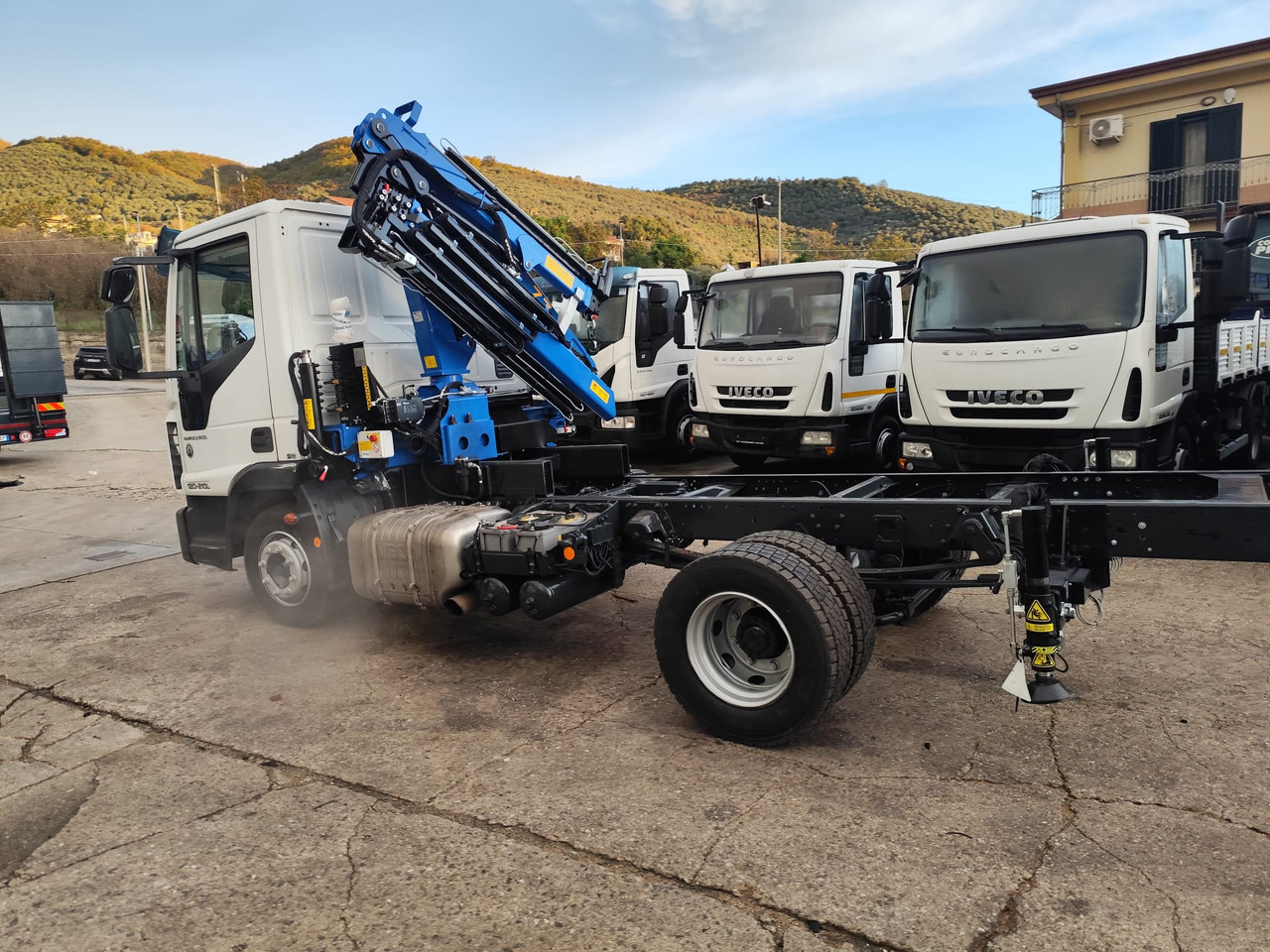 Camion con gru, Autocarro ribaltabile IVECO EUROCARGO 120-210: foto 24 Camion con gru, Autocarro ribaltabile IVECO EUROCARGO 120-210: foto 24