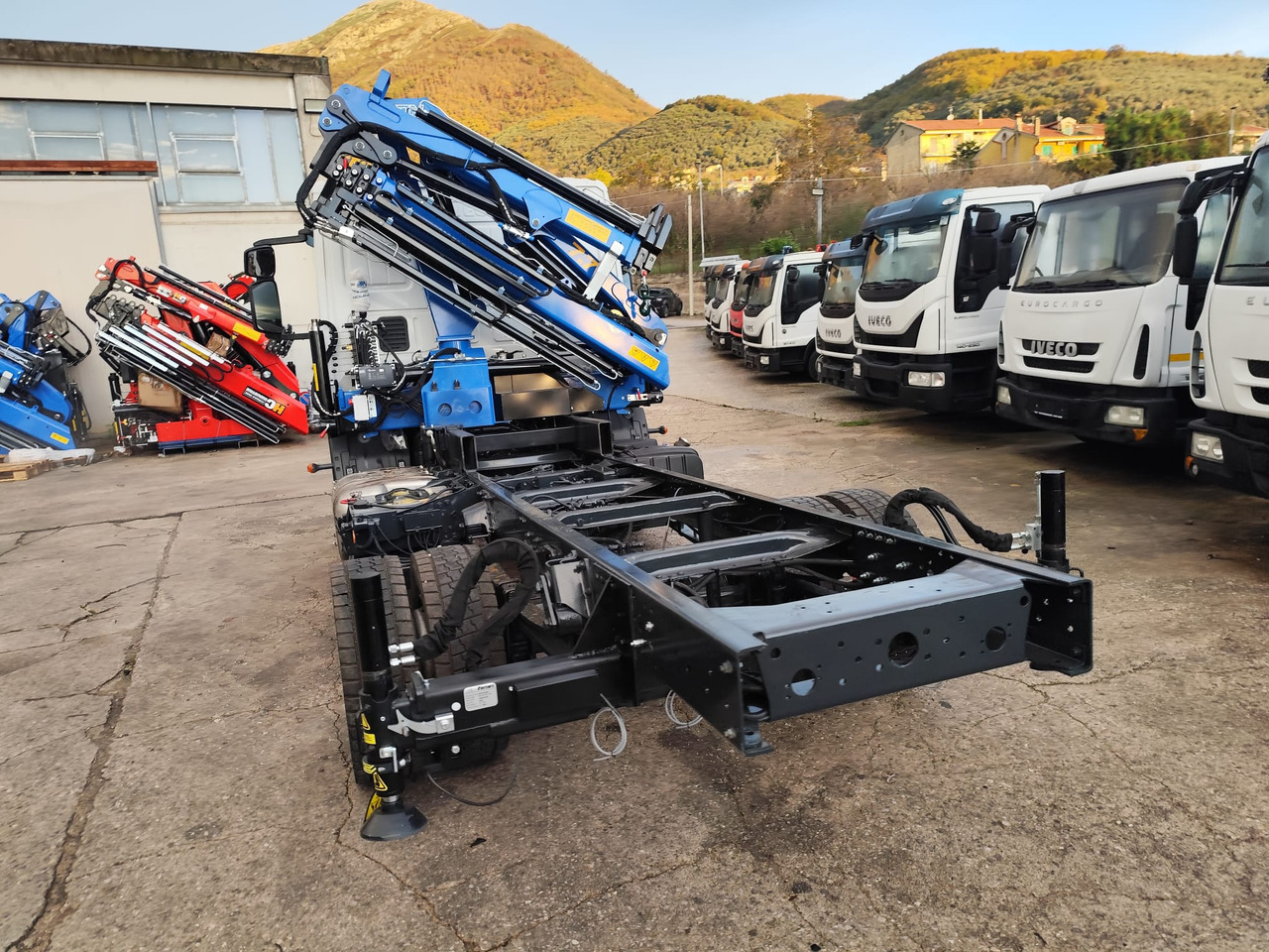 Camion con gru, Autocarro ribaltabile IVECO EUROCARGO 120-210: foto 23 Camion con gru, Autocarro ribaltabile IVECO EUROCARGO 120-210: foto 23