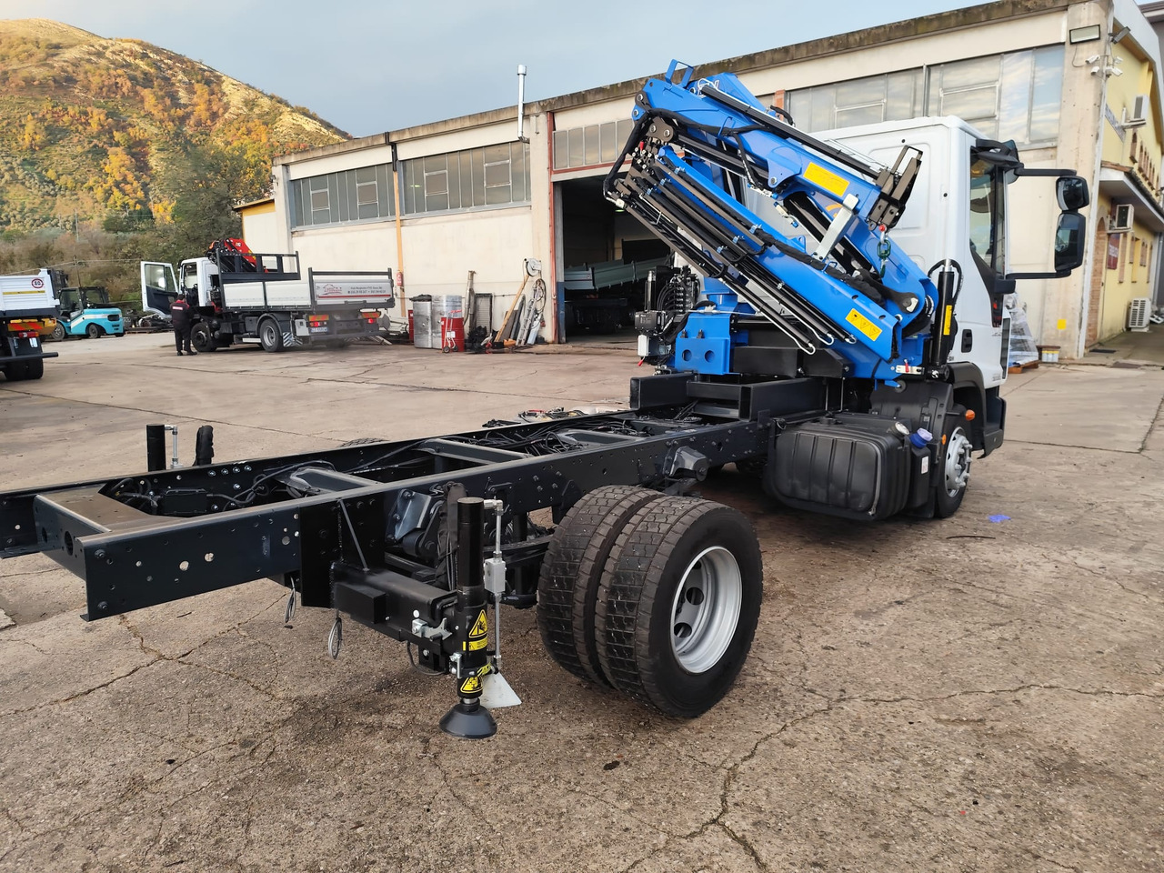 Camion con gru, Autocarro ribaltabile IVECO EUROCARGO 120-210: foto 15 Camion con gru, Autocarro ribaltabile IVECO EUROCARGO 120-210: foto 15