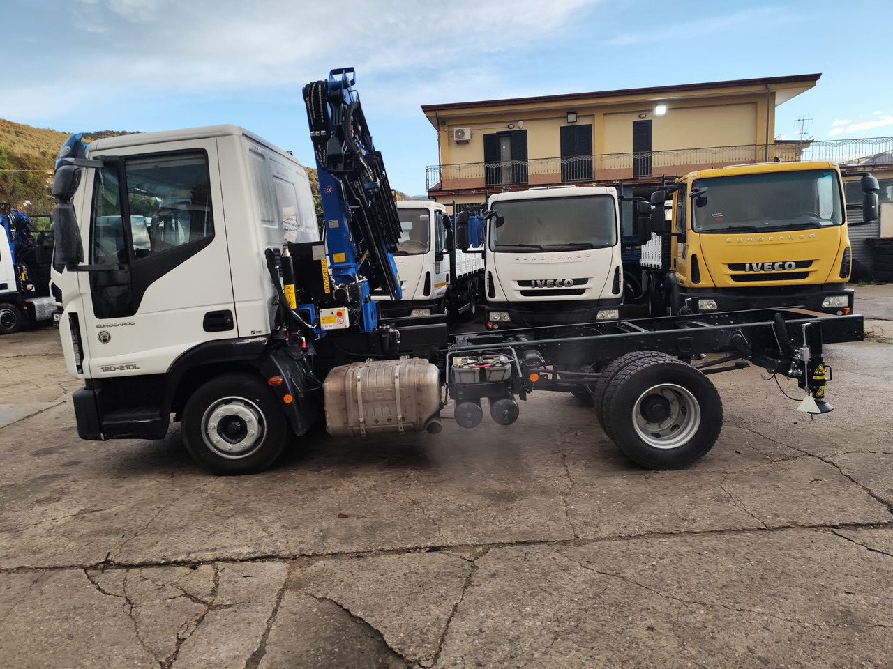 Camion con gru, Autocarro ribaltabile IVECO EUROCARGO 120-210: foto 28 Camion con gru, Autocarro ribaltabile IVECO EUROCARGO 120-210: foto 28