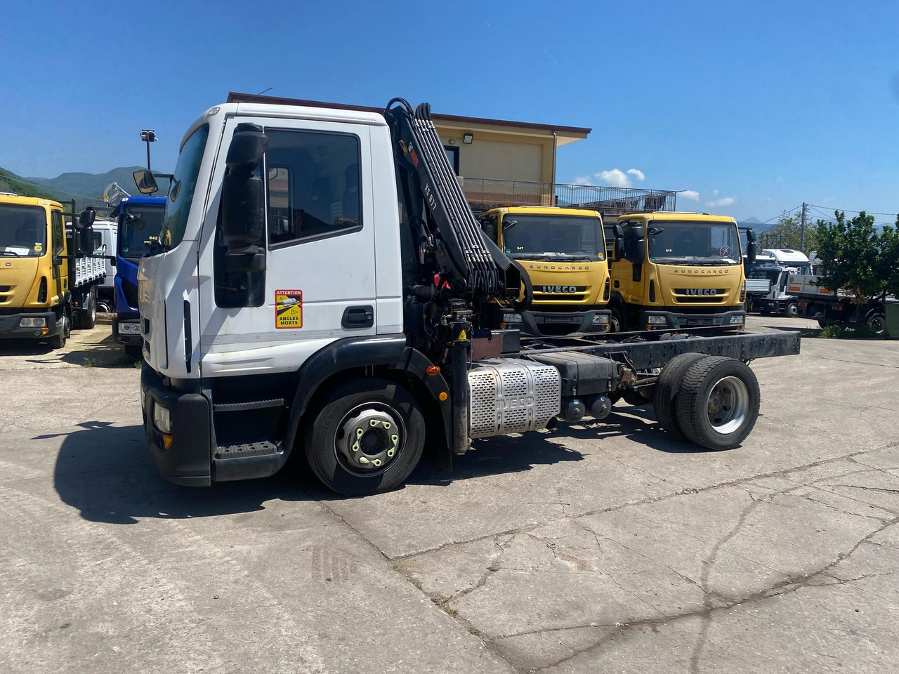 Camion con gru IVECO EUROCARGO 120E25: foto 25