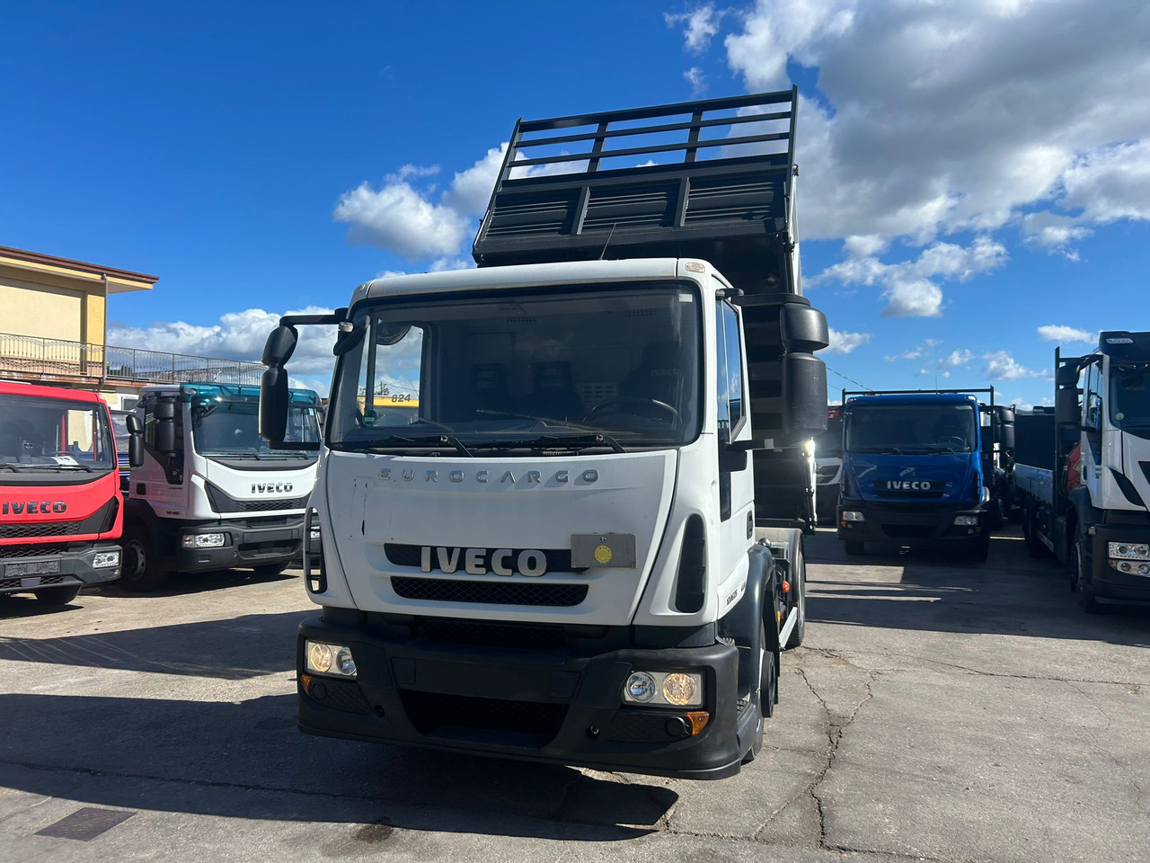 IVECO EUROCARGO 120E25 - Autocarro ribaltabile: foto 5 IVECO EUROCARGO 120E25 - Autocarro ribaltabile: foto 5