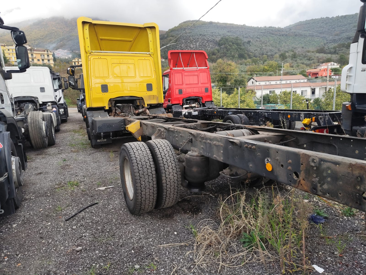 IVECO EUROCARGO 120E28P - Autocarro telaio: foto 2 IVECO EUROCARGO 120E28P - Autocarro telaio: foto 2
