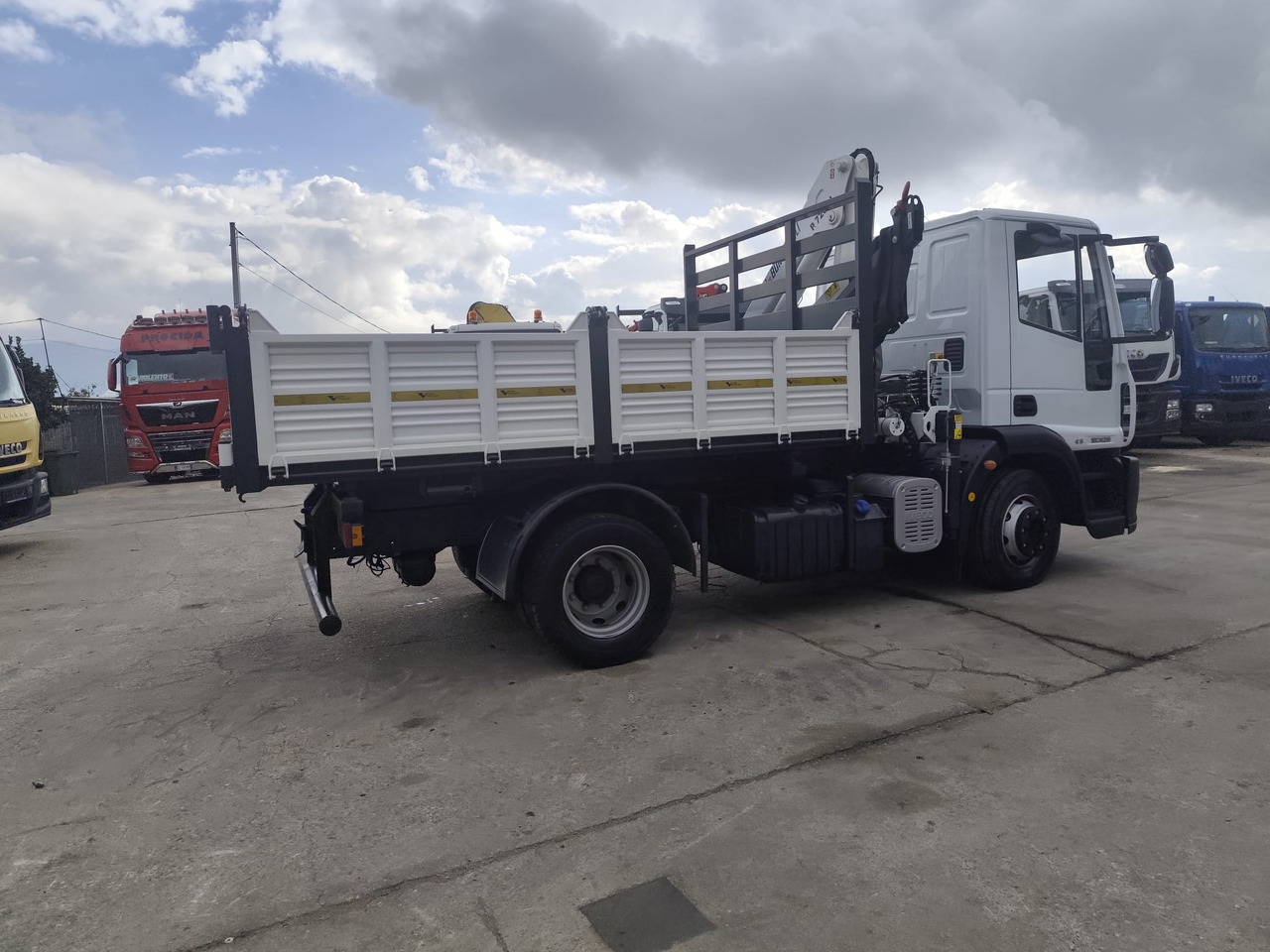 Leasing di IVECO EUROCARGO 120E28P IVECO EUROCARGO 120E28P: foto 13