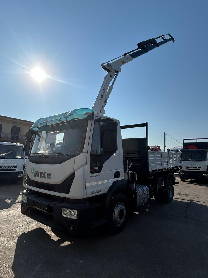 IVECO EUROCARGO 140-250 - Camion con gru: foto 1 IVECO EUROCARGO 140-250 - Camion con gru: foto 1