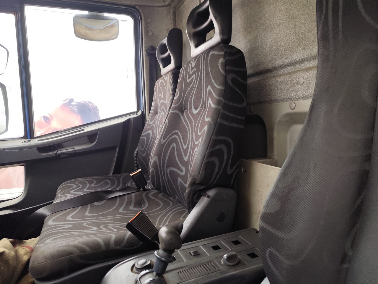 IVECO EUROCARGO 140E25 - Autocarro ribaltabile: foto 4 IVECO EUROCARGO 140E25 - Autocarro ribaltabile: foto 4