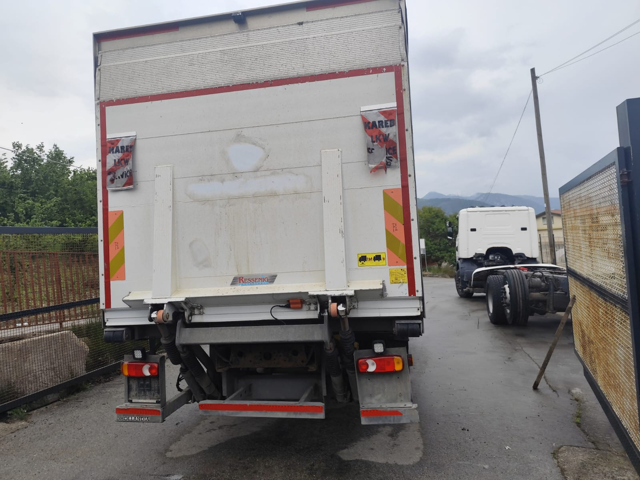 IVECO EUROCARGO 160-280 - Autocarro furgonato, Camion con gru: foto 3 IVECO EUROCARGO 160-280 - Autocarro furgonato, Camion con gru: foto 3