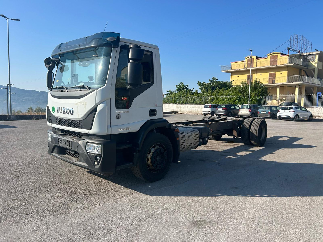 IVECO EUROCARGO 180-320 - Autocarro telaio: foto 4 IVECO EUROCARGO 180-320 - Autocarro telaio: foto 4