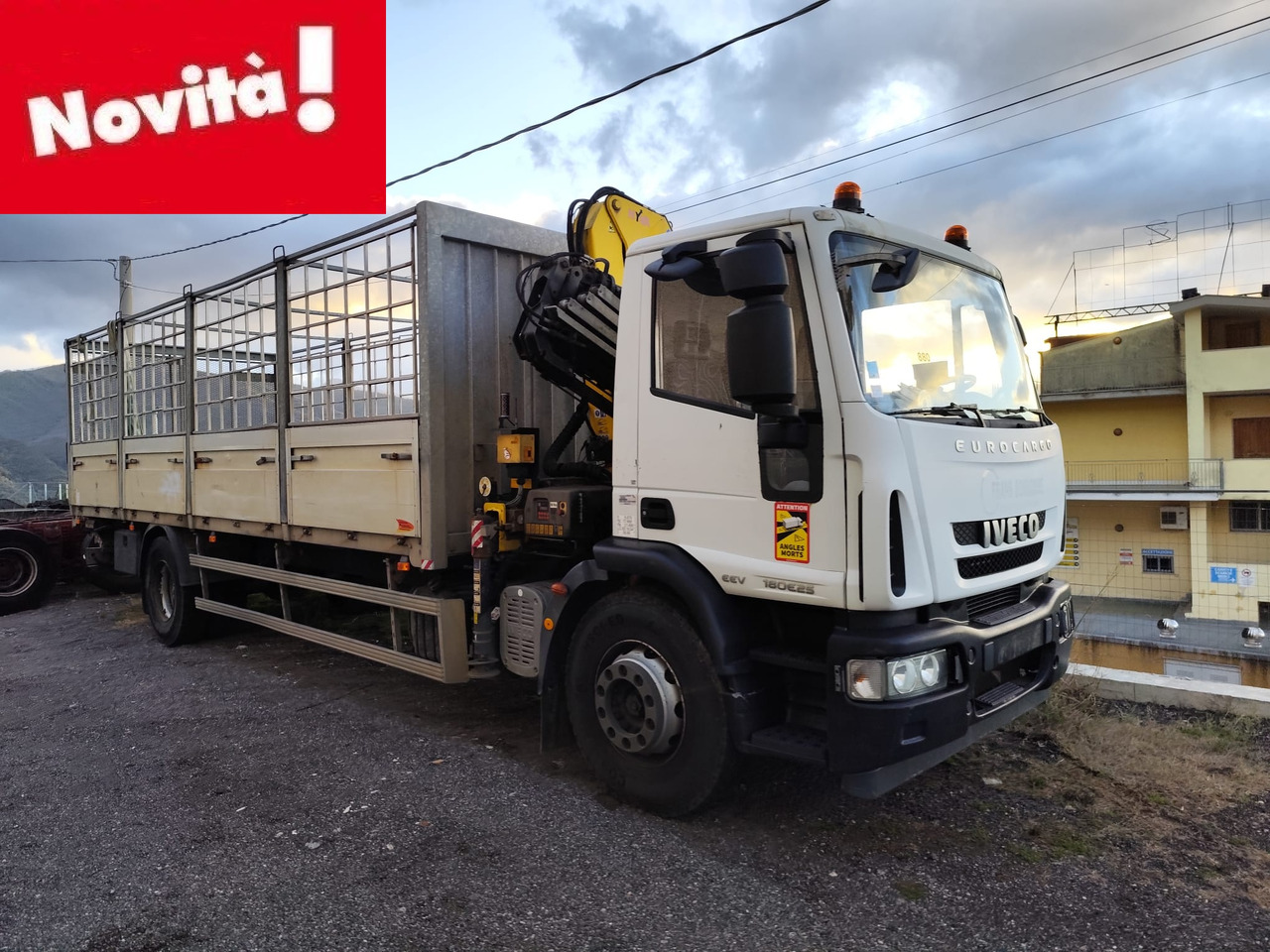 IVECO EUROCARGO 180E25 - Camion con gru, Camion con gru: foto 1 IVECO EUROCARGO 180E25 - Camion con gru, Camion con gru: foto 1