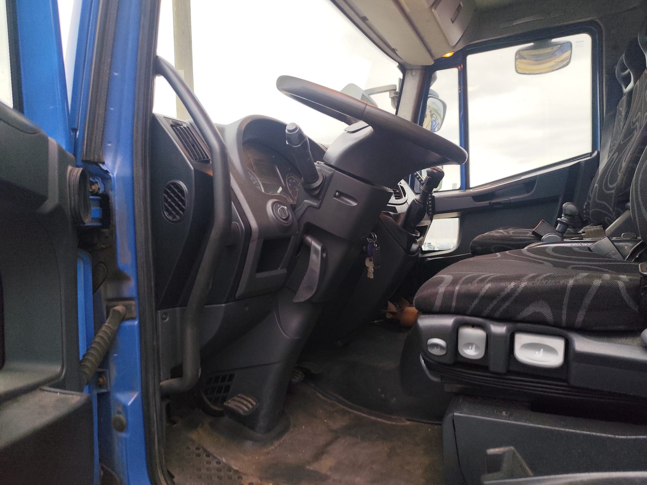 IVECO EUROCARGO 190EL28 - Autocarro telaio: foto 3 IVECO EUROCARGO 190EL28 - Autocarro telaio: foto 3
