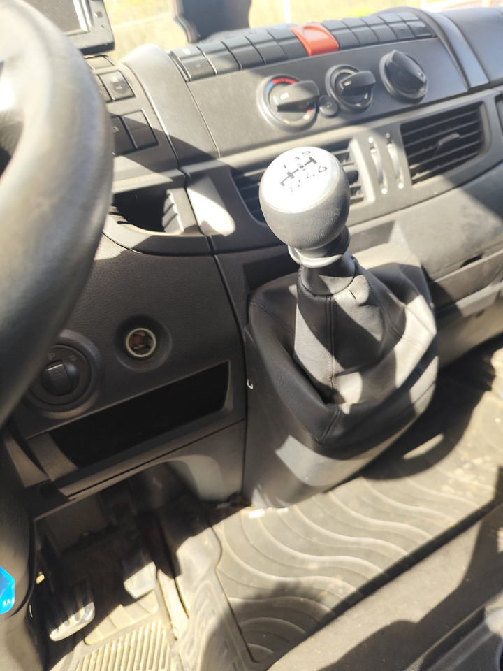 IVECO EUROCARGO 75-160 - Camion con gru: foto 4 IVECO EUROCARGO 75-160 - Camion con gru: foto 4