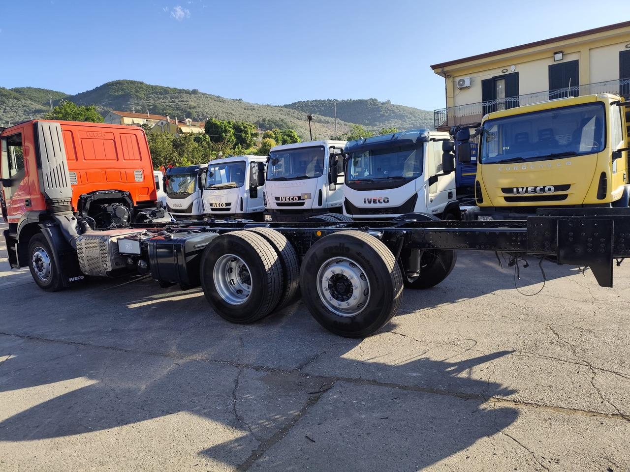 IVECO STRALIS 260S40 - Autocarro con pianale/ Cassone fisso: foto 4 IVECO STRALIS 260S40 - Autocarro con pianale/ Cassone fisso: foto 4