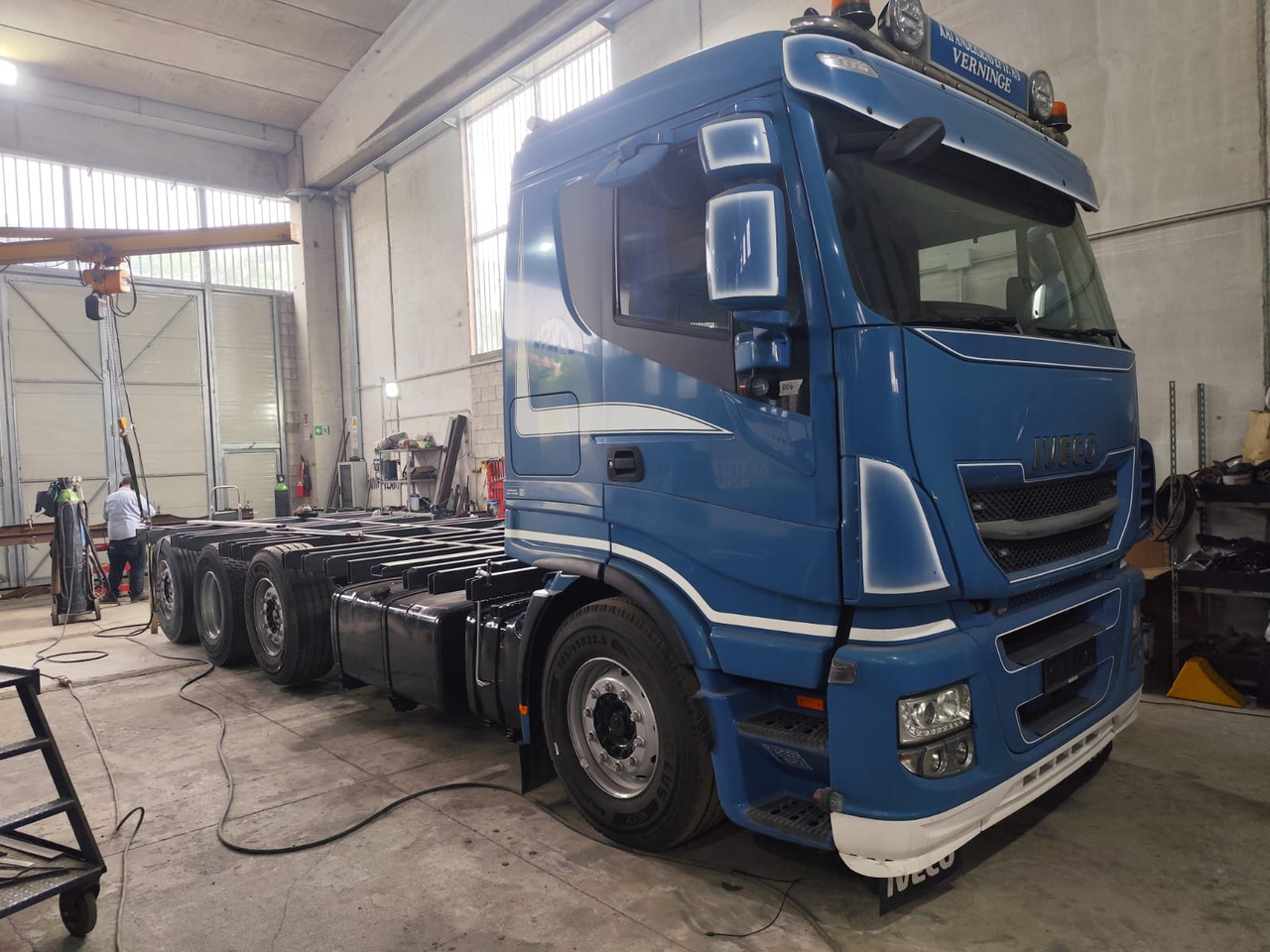 IVECO STRALIS 320S50 - Autocarro con pianale/ Cassone fisso: foto 1 IVECO STRALIS 320S50 - Autocarro con pianale/ Cassone fisso: foto 1