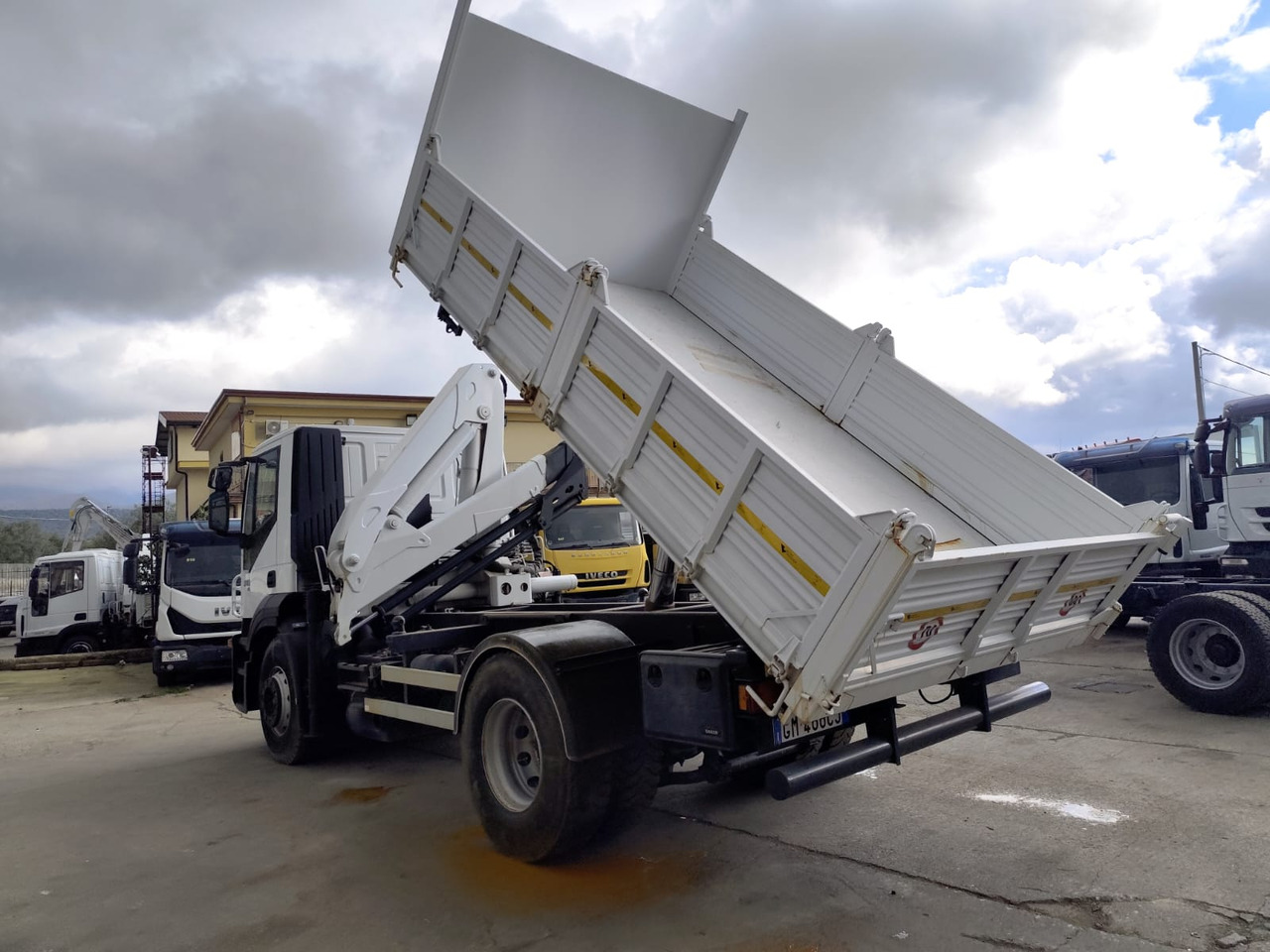 IVECO STRALIS AD 190S31P - Camion con gru, Autocarro ribaltabile: foto 5 IVECO STRALIS AD 190S31P - Camion con gru, Autocarro ribaltabile: foto 5