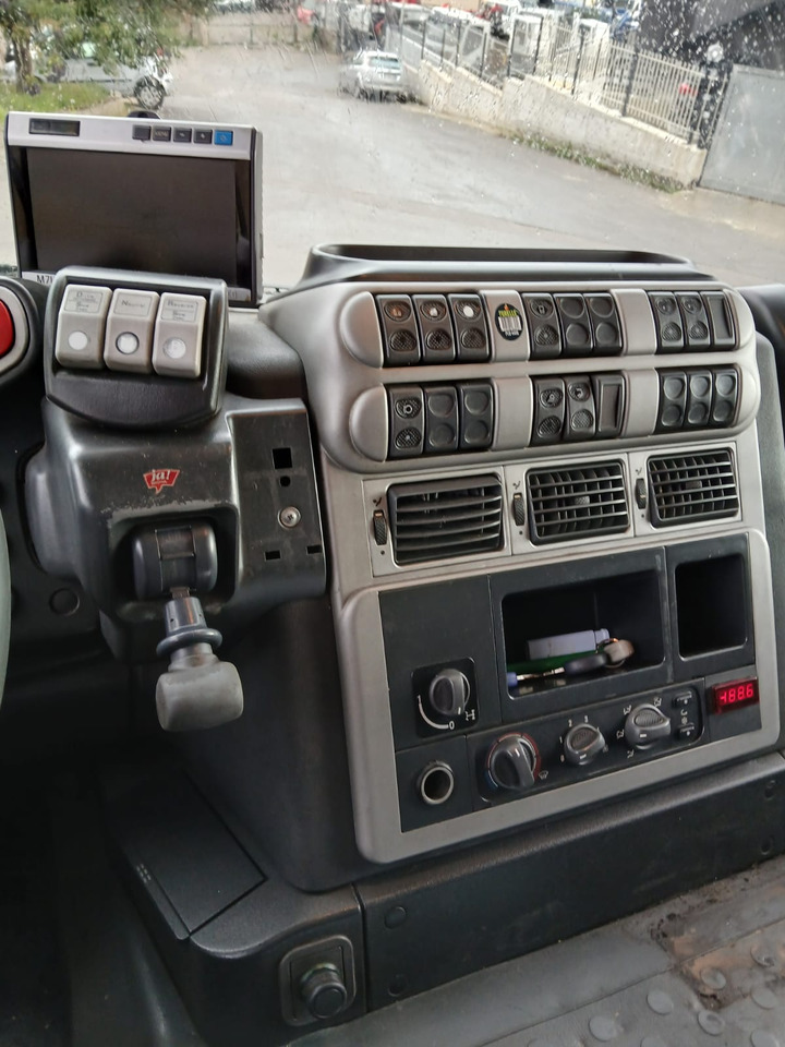 IVECO STRALIS AD 260S31 - Autocarro telaio: foto 3 IVECO STRALIS AD 260S31 - Autocarro telaio: foto 3