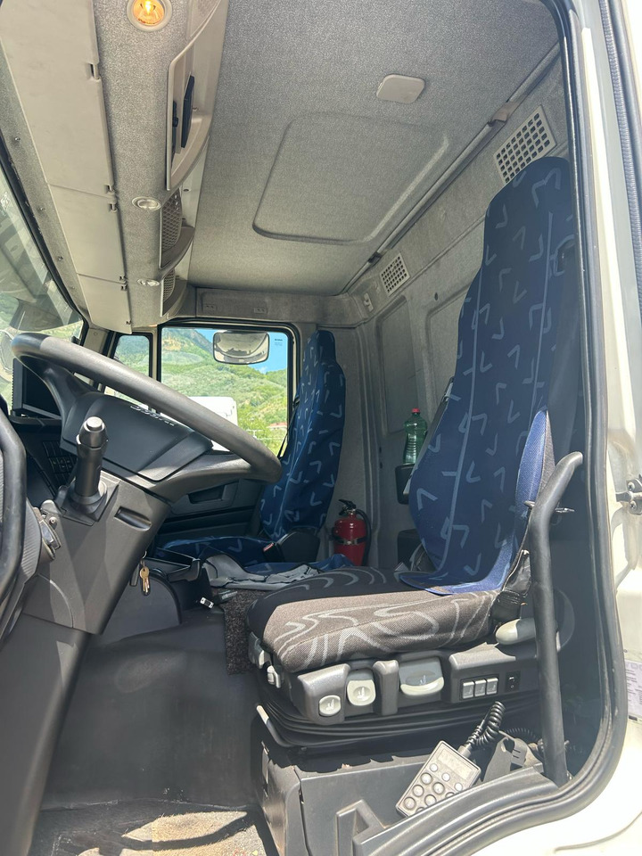 IVECO STRALIS AD 260S31 - Autocarro con pianale/ Cassone fisso: foto 3 IVECO STRALIS AD 260S31 - Autocarro con pianale/ Cassone fisso: foto 3