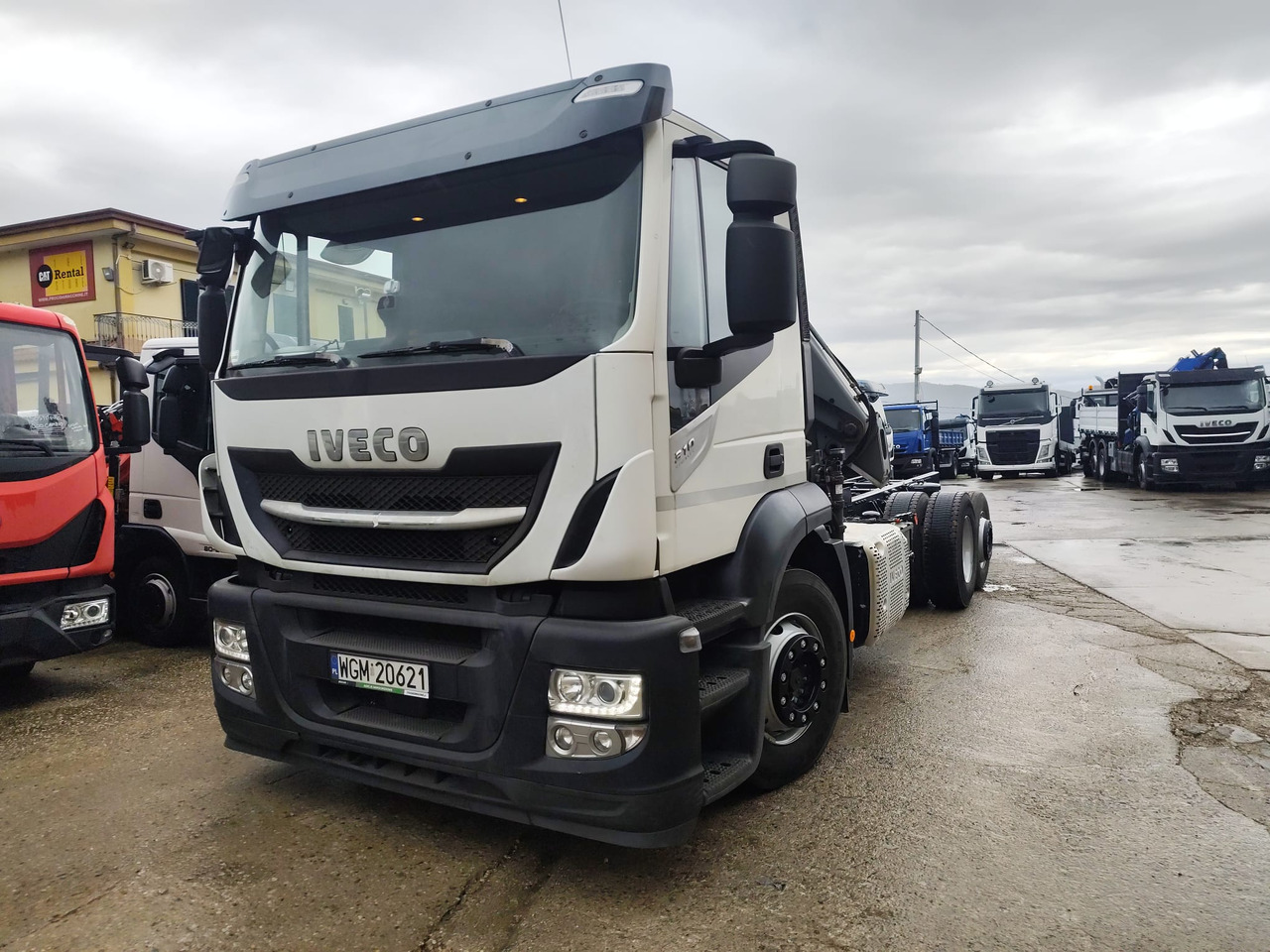 IVECO STRALIS AD 260S31 XP - Camion con gru: foto 1 IVECO STRALIS AD 260S31 XP - Camion con gru: foto 1